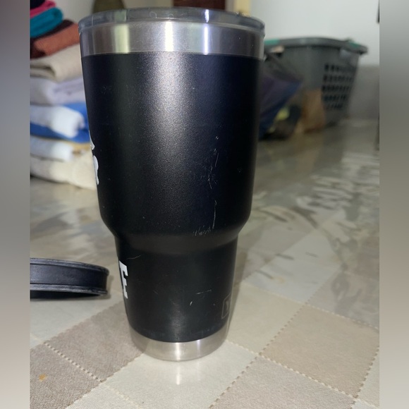 Yeti 30oz tumbler with accessories - Picture 3 of 7